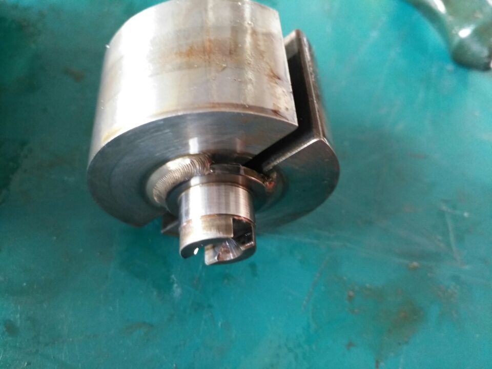 EEFB3FA20D738100086BFD54778CB17B